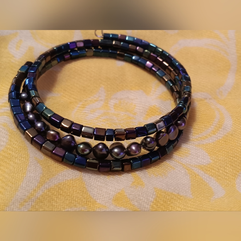 NATURAL PEARL & HEMATITE TRIPLE STACK MEMORY BRACELET